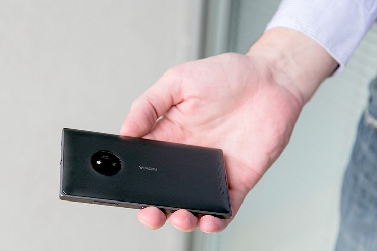 Nokia Lumia 850 (1).jpg